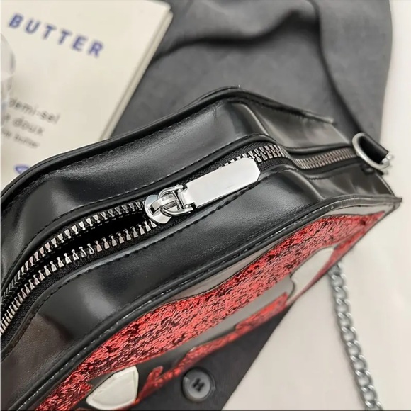 🆕 Y2K Punk-Inspired Vampire Lip Crossbody Bag with Sequin Detail - Halloween - Picture 6 of 13